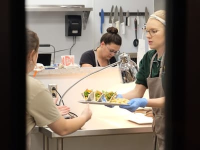 The Cafe at The Pickwick Place