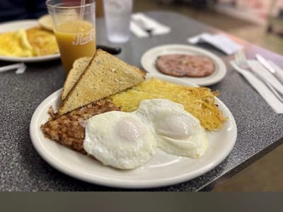 The Centerville Cafe