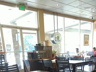 The Coffee Bean & Tea Leaf Manoa