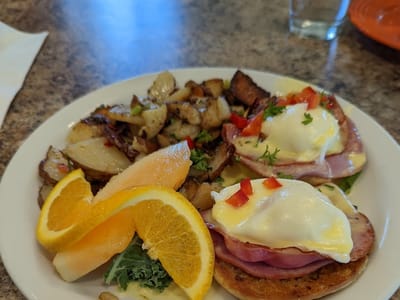 The Courtyard Cafe & Bakery