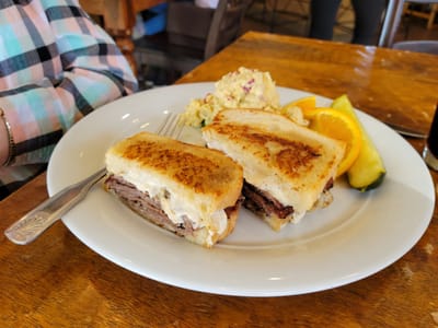 The Courtyard Cafe & Bakery