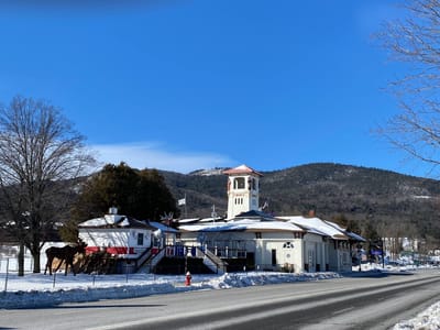 The Deuce Moose Cafe and Bar