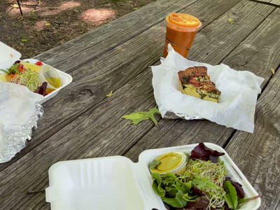 The Earth Café & Deli