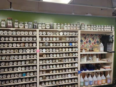 The Earth Café & Deli