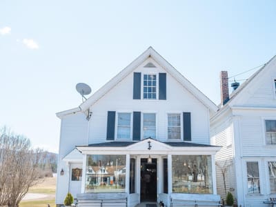 The Foothills Cafe & Curio