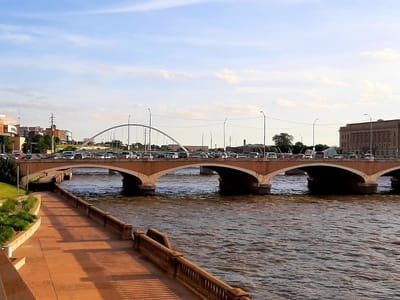 The Hub-The Roasterie & Heaping Plato