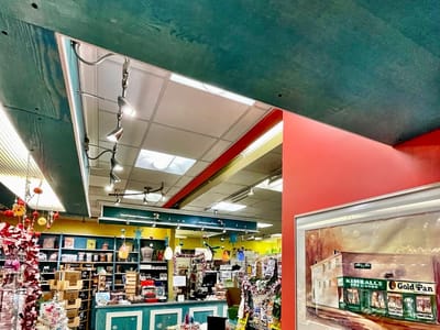 The Kobuk to go Tea & Candy