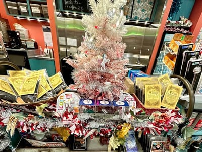 The Kobuk to go Tea & Candy