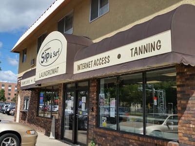 The Laundry Room Laundromat-Tanning