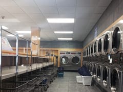 The Laundry Room Laundromat-Tanning