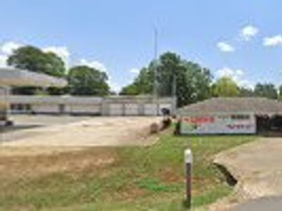 The Lux Motel and Cafe