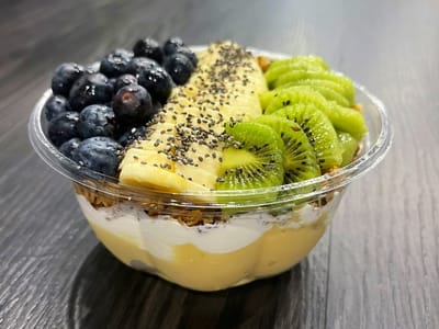 The Porch Kombucha, Tea + Açaí Cafe