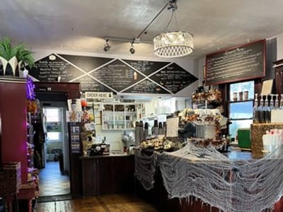 The Queen Bean Coffee House