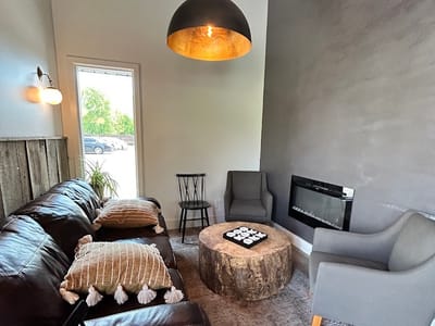 The Red Hen Cafe & Bakery