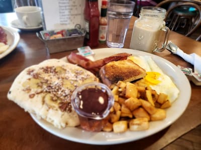 The Rochester Cafe & Country Store