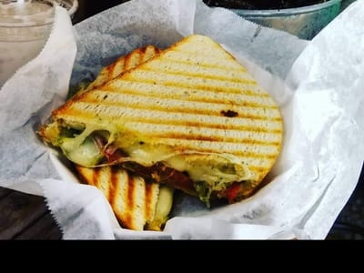 The Sittin' Sasquatch