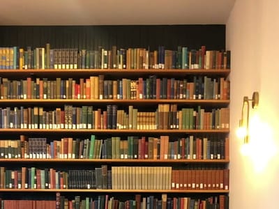 The Society Hotel Bingen Bar and Cafe