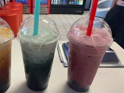 The Swirl Cafe Frozen Yogurt , Smoothies and Boba tea