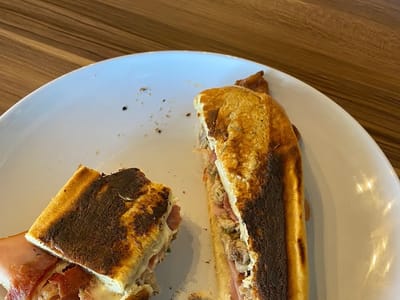 THE UGLY MUG COFFEE & CAFE CHIPLEY INC