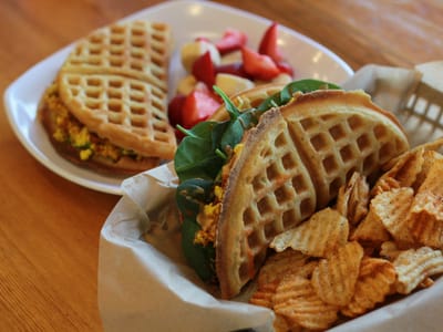 TIABI Coffee & Waffle