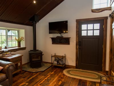 Tiny Timbers Resort & Coffee Bistro