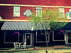 Topz Frozen Yogurt & Metro Deli