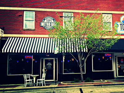 Topz Frozen Yogurt & Metro Deli