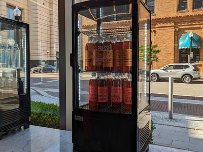 Town Center Cold Pressed - The Main