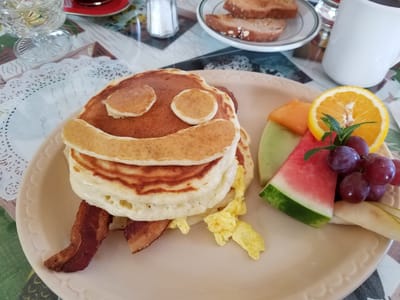 Town Hall Bakery and Daily Special Cafe