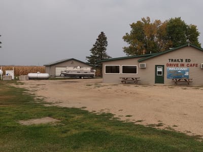 Trail's Edge General Store