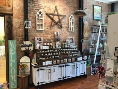 Traveler's Lantern Market & Cafe