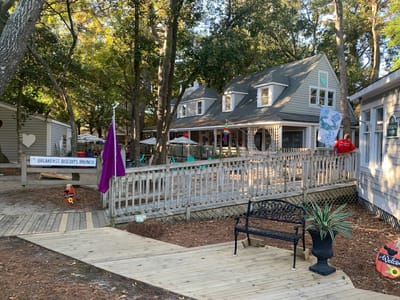 Treehouse Cafe & Coffee