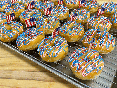 TV DONUTS /Fresh Daily /Mochi /Boba Teas