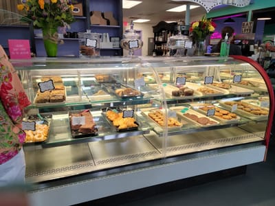 Twisted Sisters Bake Shop