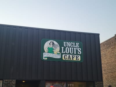Uncle Loui's Cafe