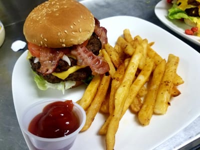 Underground Cafe Restaurant Bar