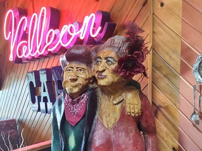 Valleon Cafe at Colter's Lodge