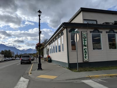 Valley Hotel & 24/7 Open Café