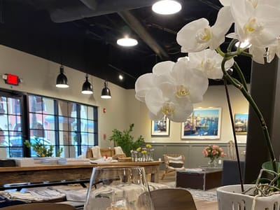 Via la Casa | Coffee & Wine Bar