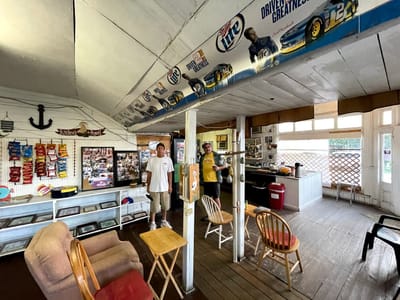 Wachapreague General Store and Cafe