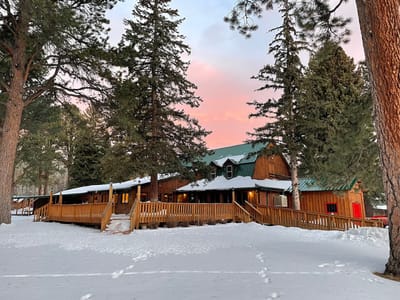 Wagon Box Inn Restaurant & Cabins