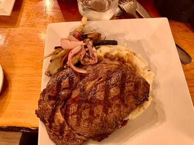 Wagon Box Inn Restaurant & Cabins