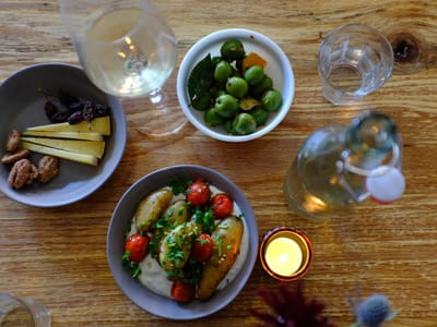 White Moon Cafe & Dark Moon Cocktail Bar