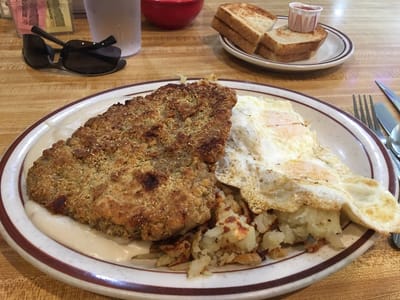 Willee's Cafe & Spirits