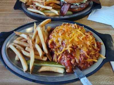 Willee's Cafe & Spirits