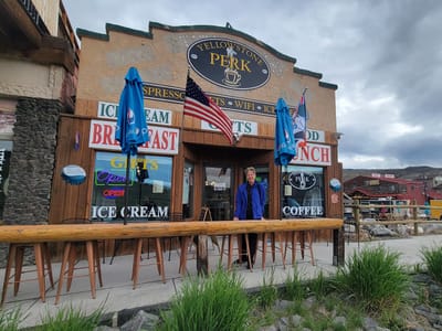 Wonderland Cafe & Lodge