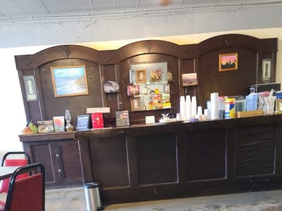 Woodie's Main Street Cafe