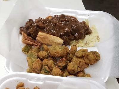 Woodie's Main Street Cafe