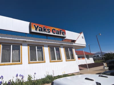 Yaks Café