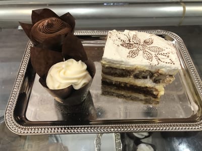 Yaya's Coffee and Bakery